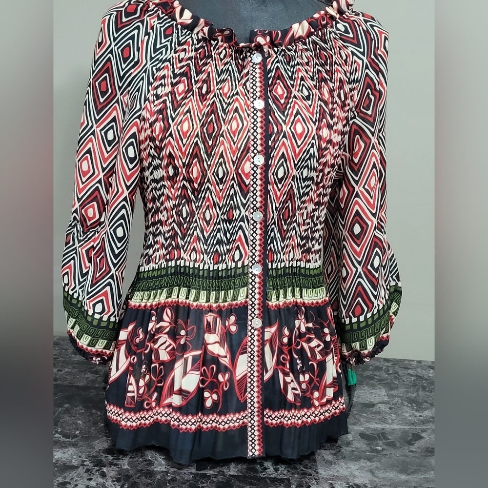 BUTTOM UP PLEATED BLOUSE